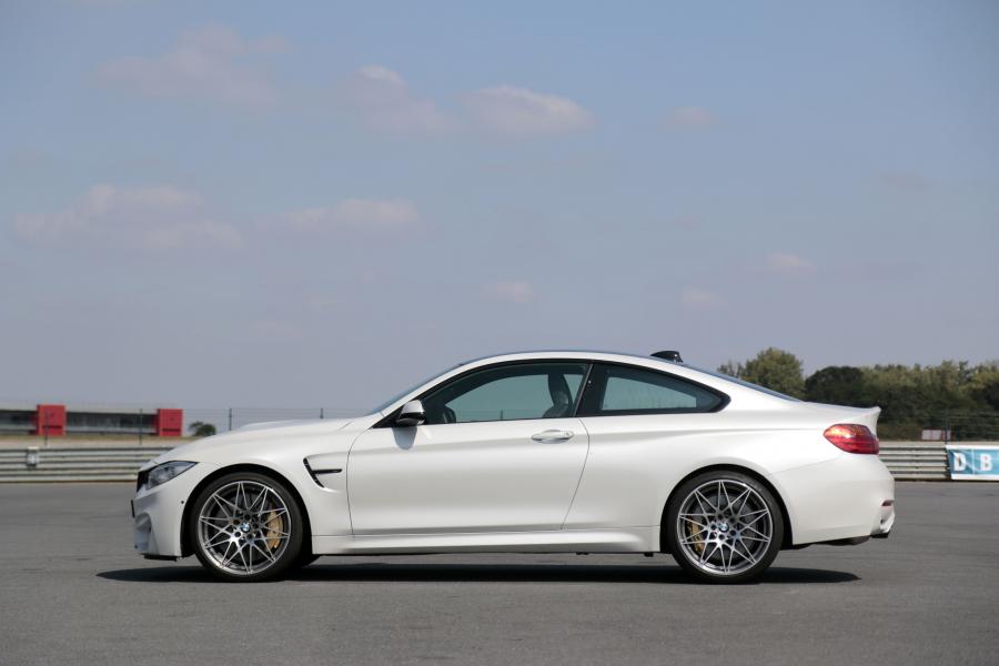  BMW M4 Coupe Competition Package 2016 года  (фото 11 из 29)